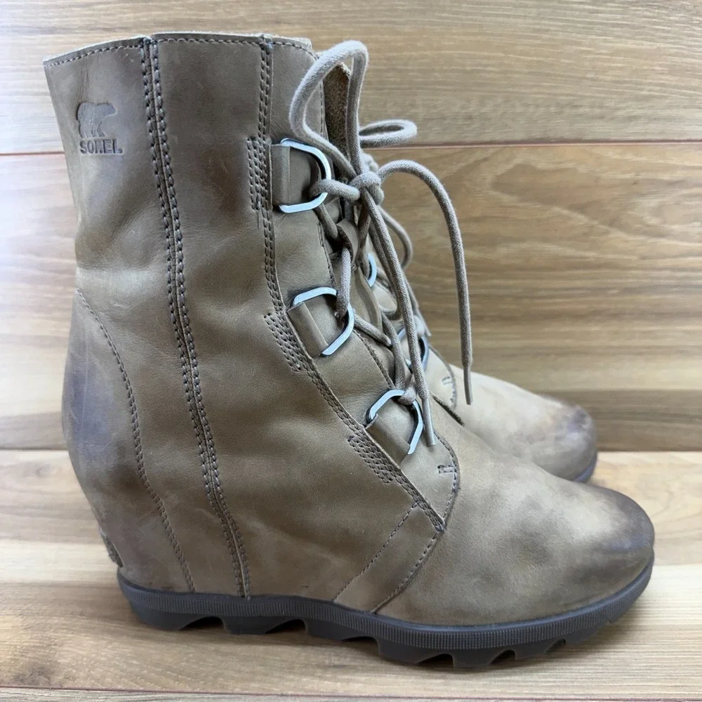 Sorel Joan Of‎ Arctic Wedge Boots 9 Beige Leather Waterproof Modern Minimalist